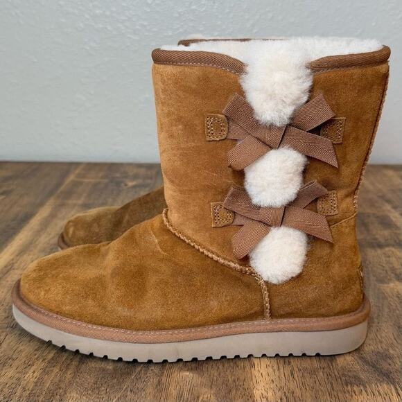 Koolaburra UGG Victoria Short Bow Shearling Sheepskin Boot Chestnut Suede Sz 7 - Picture 3 of 11